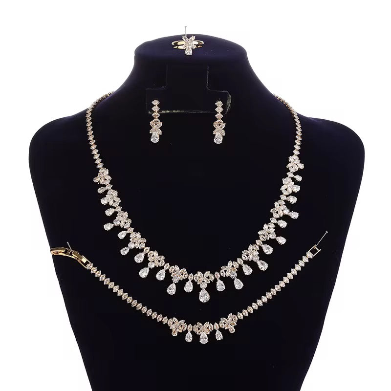 Gold diamond set
